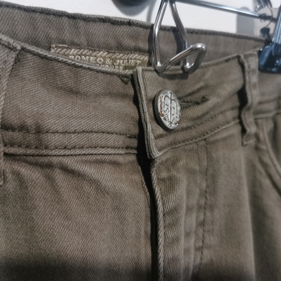 Romeo & Juliet Couture Olive or Khaki Green Skinny Jeans Size 27 - Picture 6 of 6